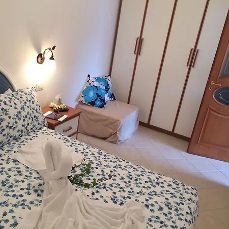 Casetta Anacaprese 2*