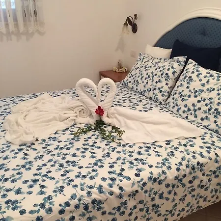 Casetta Anacaprese Bed & Breakfast 2*