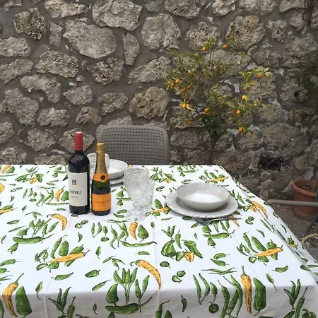 Casetta Anacaprese 2*